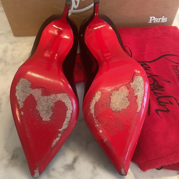 Barely worn Christian Louboutin Pigalle Follies 100 in patent black. Size 38.5 - Picture 4 of 9